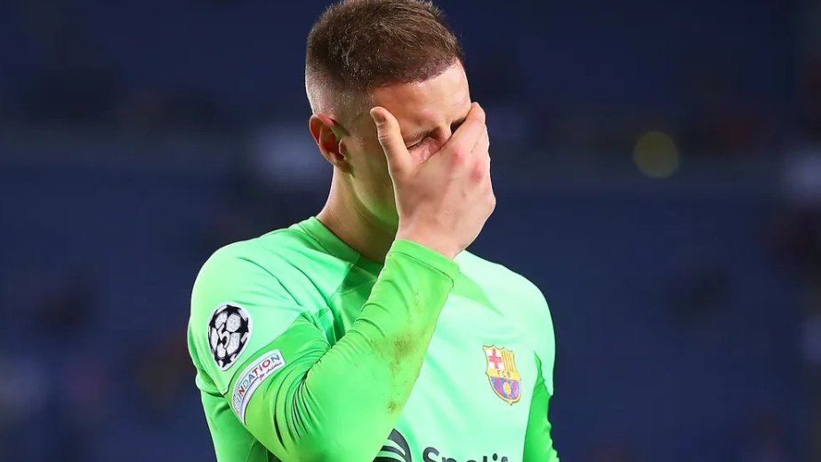 Barcelona strip Ter Stegen of captaincy in medical report standoff