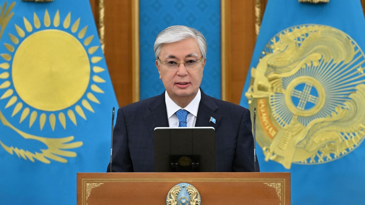 Tokayev Azərbaycan və Ermənistan arasında imzalanmış sülh razılaşmasına dair Bəyannaməni tarixi nailiyyət hesab edir