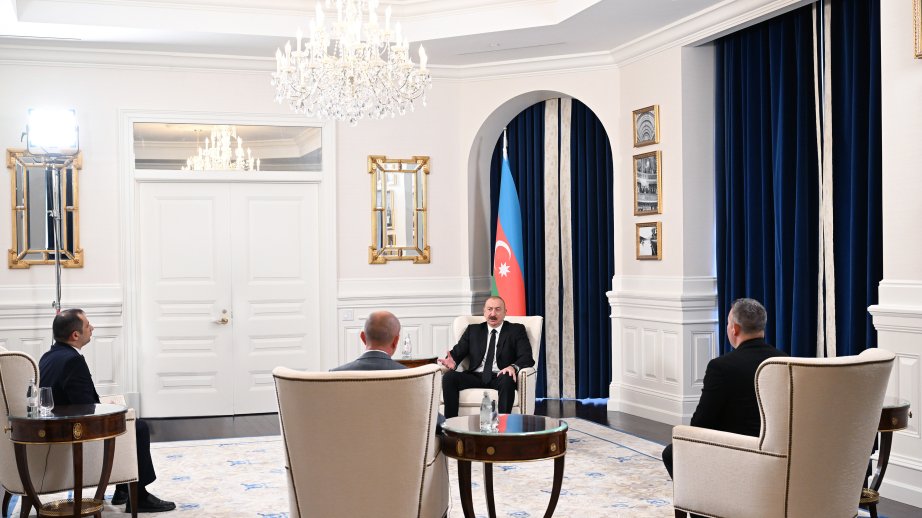 Prezident İlham Əliyev: Azərbaycan daha güclü mövqelərə malik tranzit ölkəyə çevrilməyə çalışır