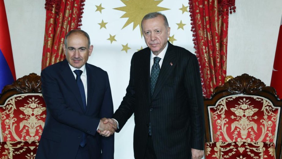 Erdogan et Pachinian discutent des pourparlers de paix entre l'Arménie et l'Azerbaïdjan