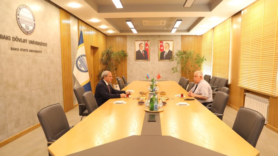 Türkiyə Elmlər Akademiyasının prezidenti BDU-da olub