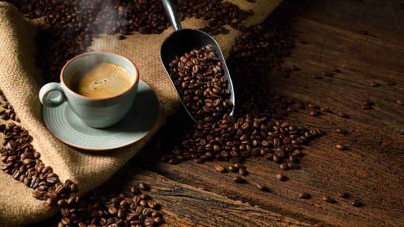 Araştırma: Sabah içilen kahve mutlu ediyor