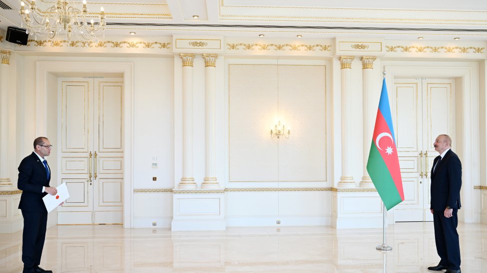 Prezident İlham Əliyev İsrailin Azərbaycanda yeni təyin olunmuş səfirinin etimadnaməsini qəbul edib