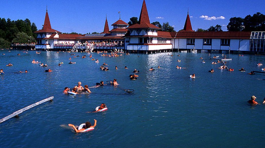 Dünyada məşhur Heviz kurortu yenidən açıla bilər