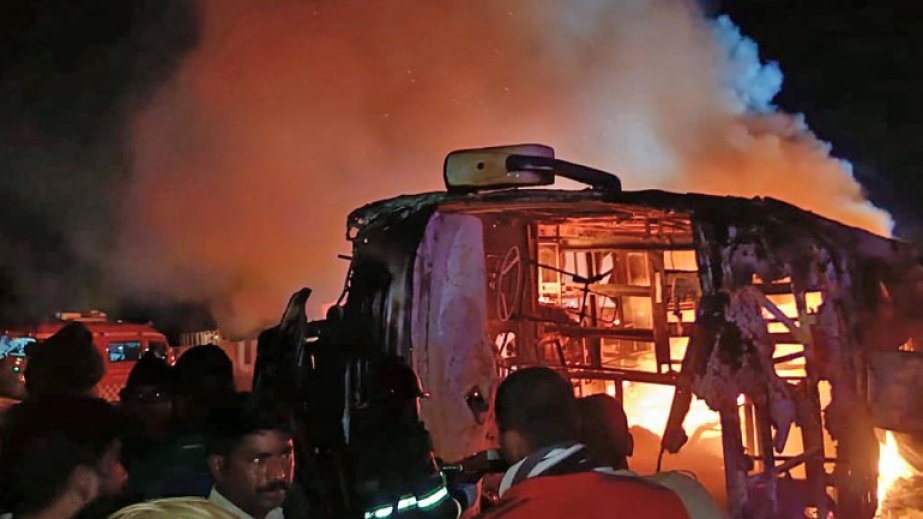 Əfqanıstanda ağır yol qəzasında azı 71 nəfər ölüb