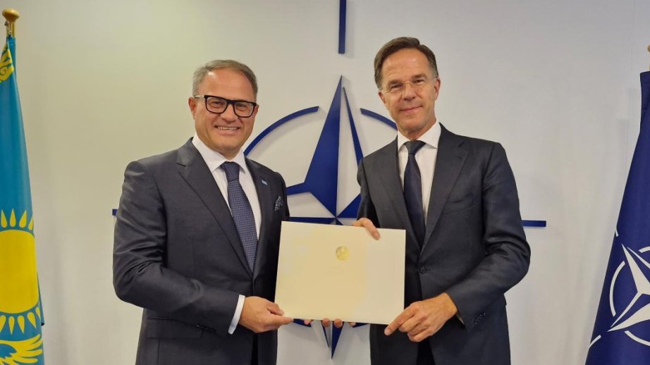 Kazakh ambassador presents credentials to NATO Secretary General