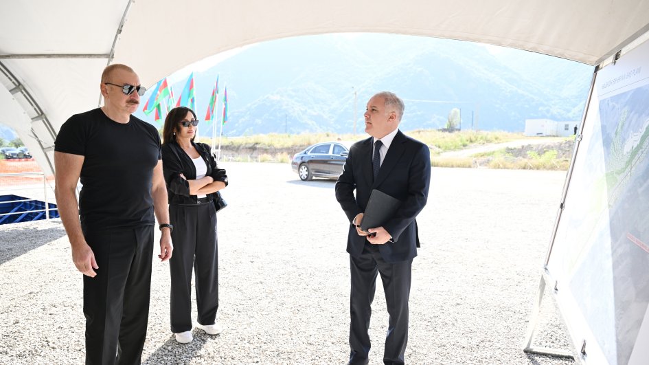 Kəlbəcər şəhərində 4-cü yaşayış kompleksinin təməli qoyulub YENİLƏNİB