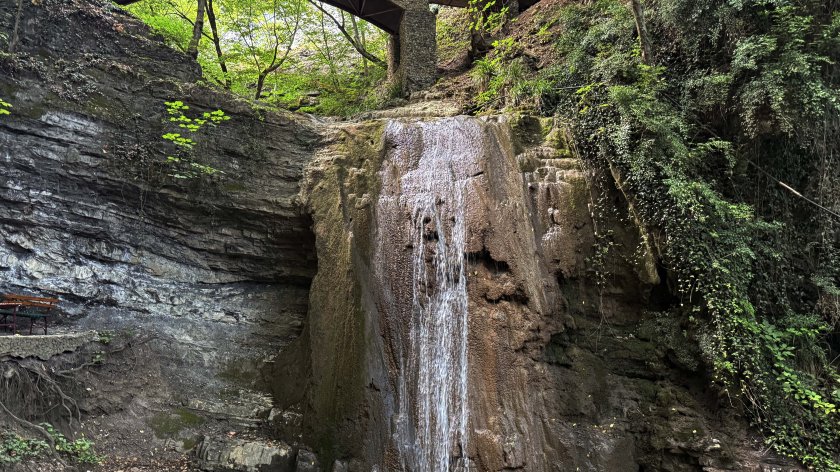 Yardımlının təbiət gözəli – “Tək dam” şəlaləsi
