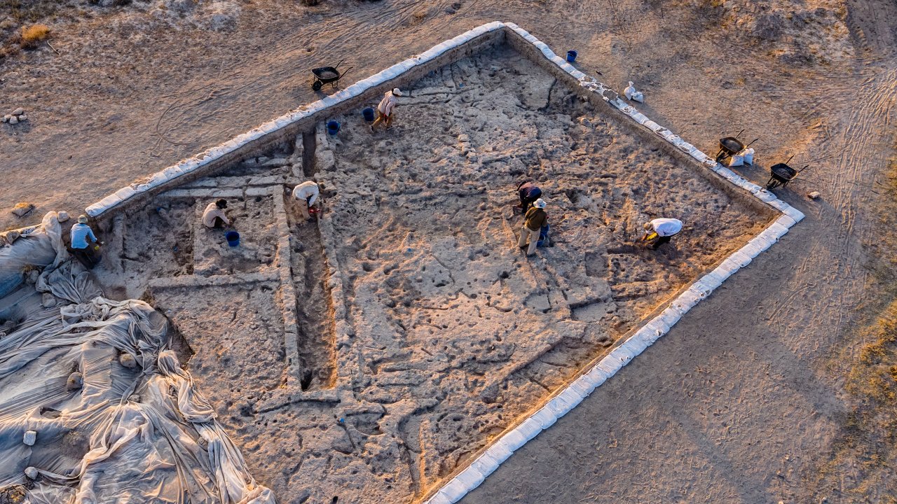 One of the first streets of Neolithic age was founded in Canhasan