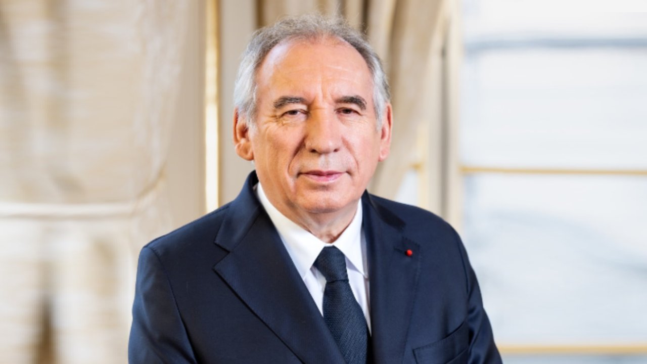 Fransa Başbakanı Bayrou, parlamentodan güven oylaması isteyeceğini açıkladı