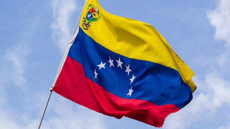 Venezuela, Kolombiya sınırına 15 bin asker konuşlandıracak