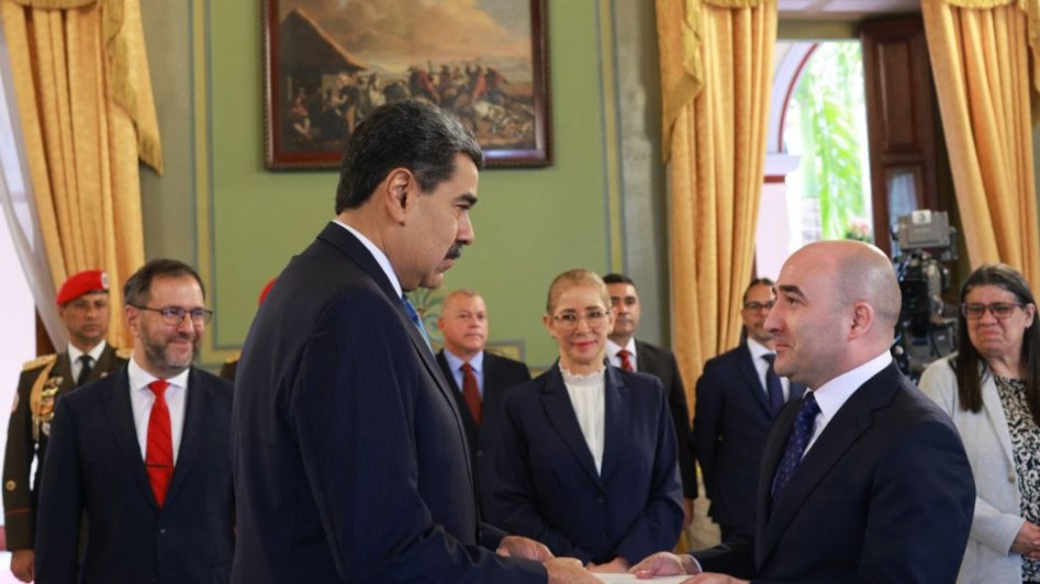 Azərbaycan səfiri etimadnaməsini Venesuela Prezidentinə təqdim edib