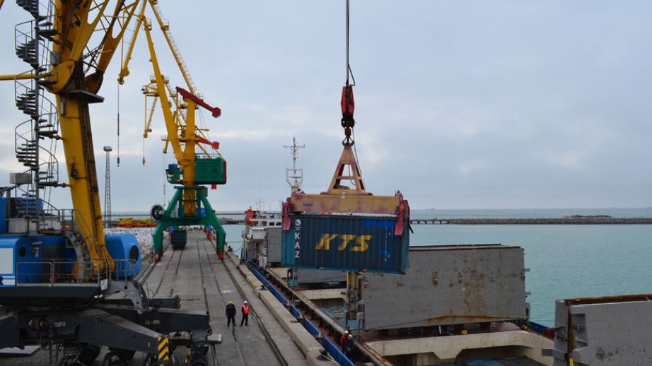 Özbəkistan Xəzər dənizində yükdaşımaları üçün Türkmənistandan gəmilər almaq niyyətindədir