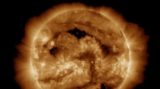 24 saat ərzində Günəşdə ən azı 100 yeni ləkə əmələ gəlib