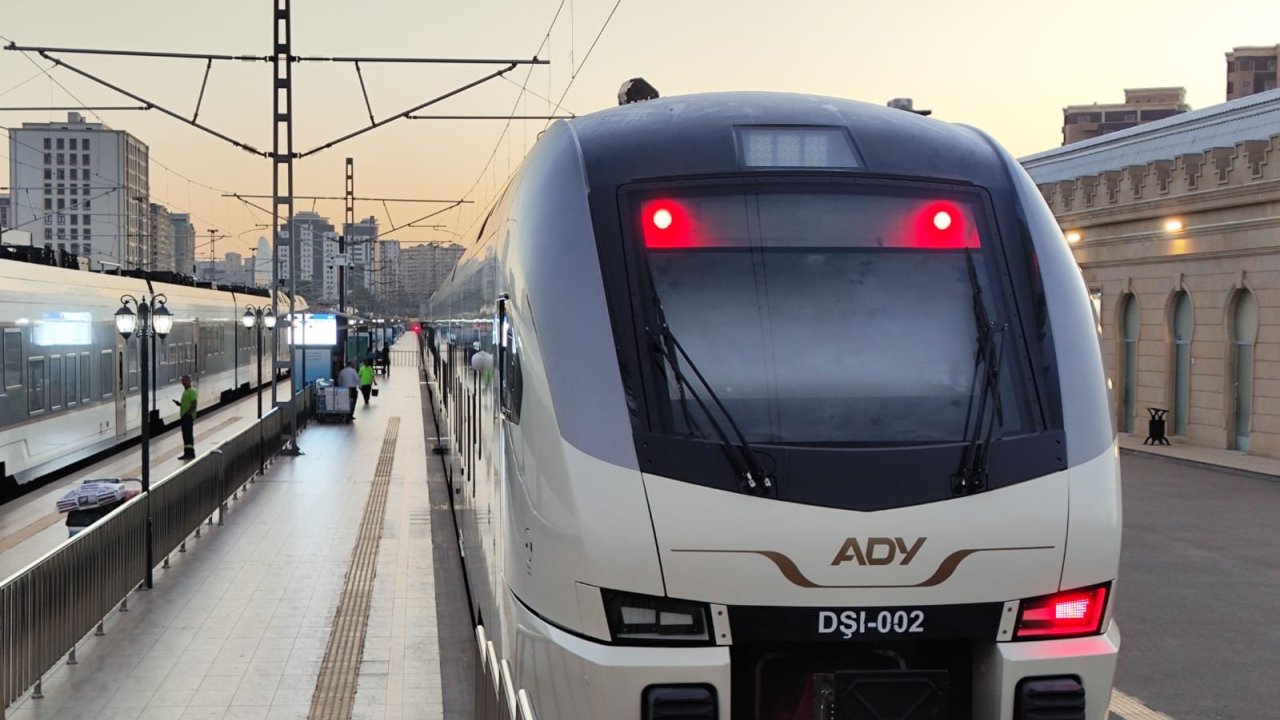 Bakı–Ağdam qatarı 32 ildən sonra yola düşüb (FOTO)