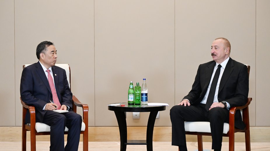 Prezident İlham Əliyev Tiencin şəhərində “CCCC” şirkətinin sədri ilə görüşüb