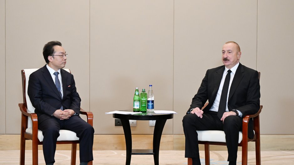 Prezident İlham Əliyev Tiencində "CETC" korporasiyasının baş direktoru ilə görüşüb