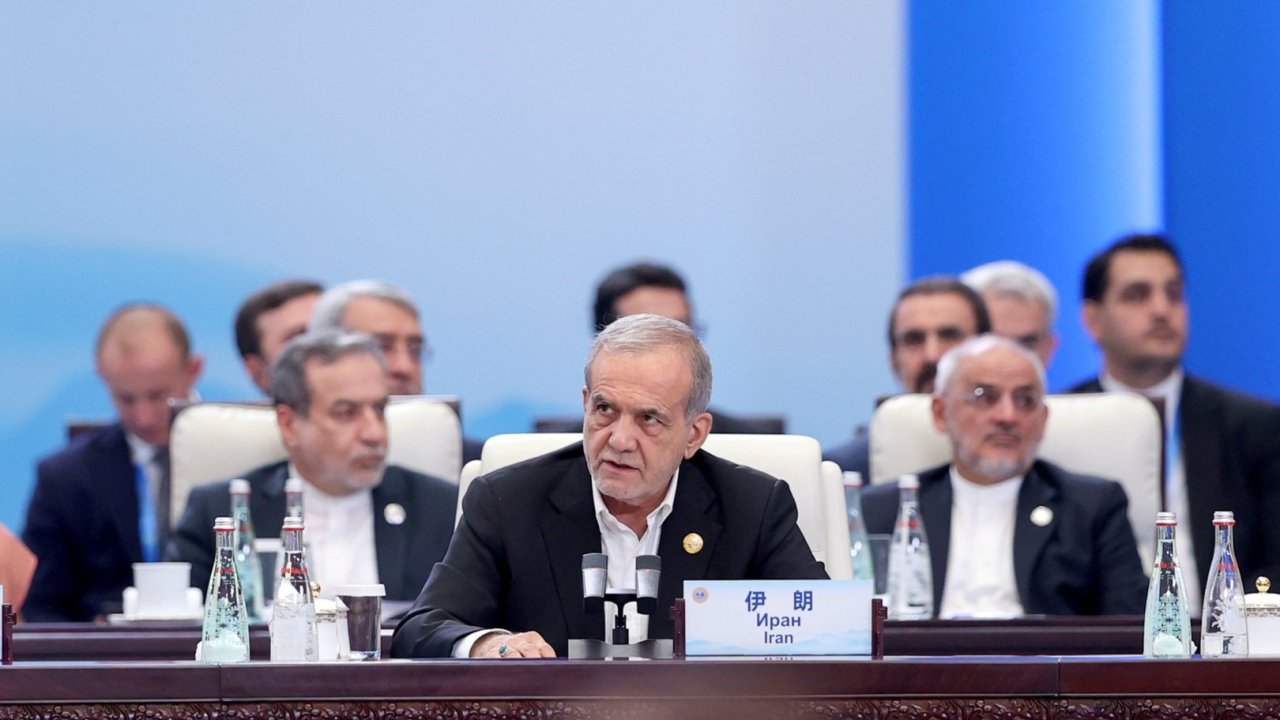 İran nüvə proqramına diplomatiya ilə həll yolunun tapılmasına hazırdır – Pezeşkian