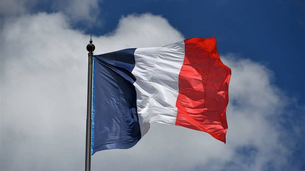 Fransa’da ortaokullarda cep telefonu yasağı yürürlüğe girdi