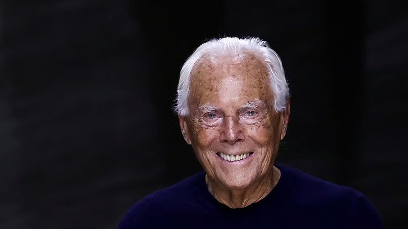 İtalyan moda tasarımcısı Giorgio Armani hayatını kaybetti