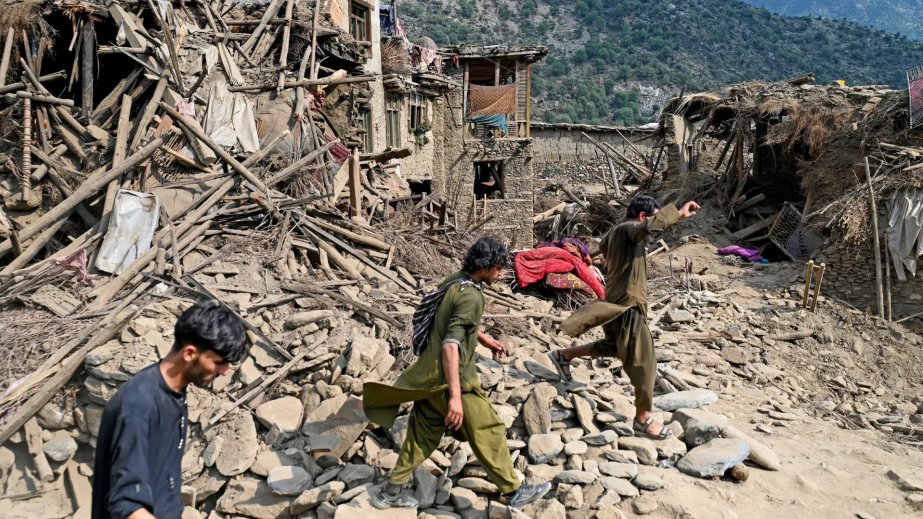Əfqanıstanda zəlzələdən sonra daha iki şiddətli yeraltı təkan qeydə alınıb