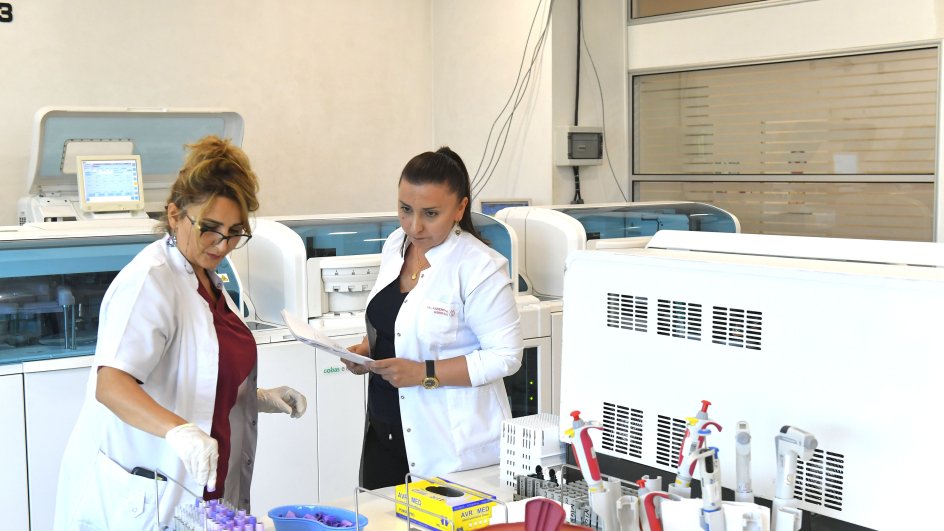 Böyük qəhrəmanların oxşar hekayələri - Talassemiya Mərkəzindən REPORTAJ