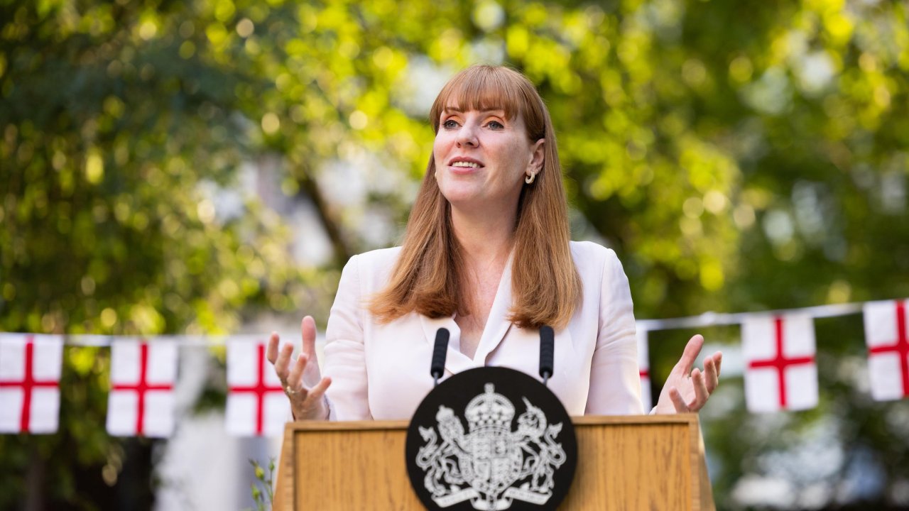 İngiltere Başbakan Yardımcısı Rayner, istifa etti