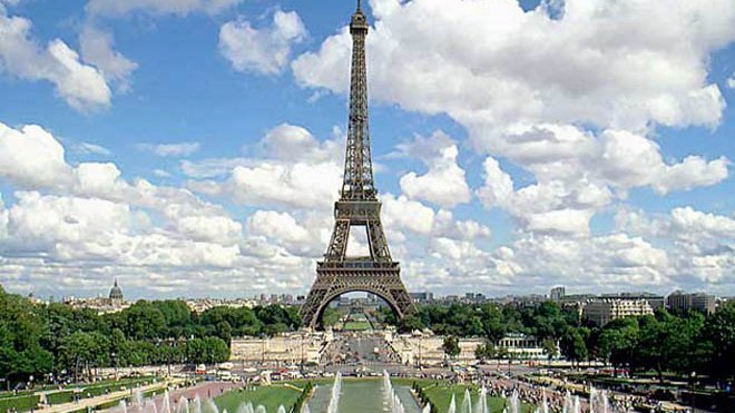 Eyfel qülləsinə 72 alim qadının adı yazılacaq