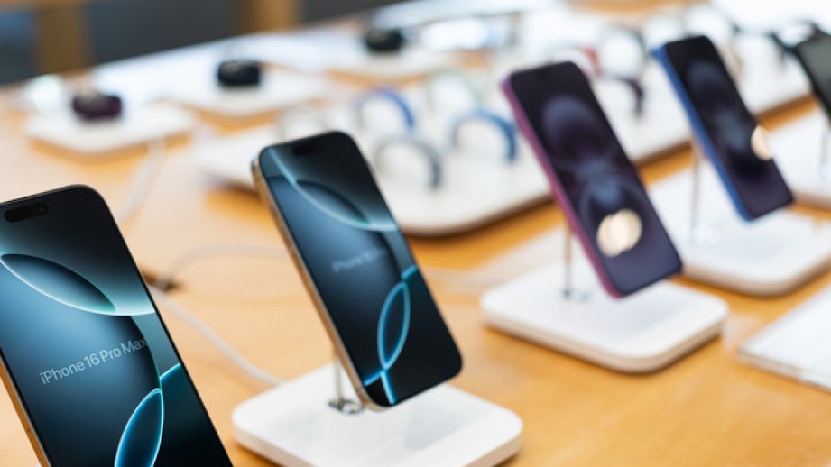 “Apple” bəzi “iPhone” modellərini satışdan çıxarıb