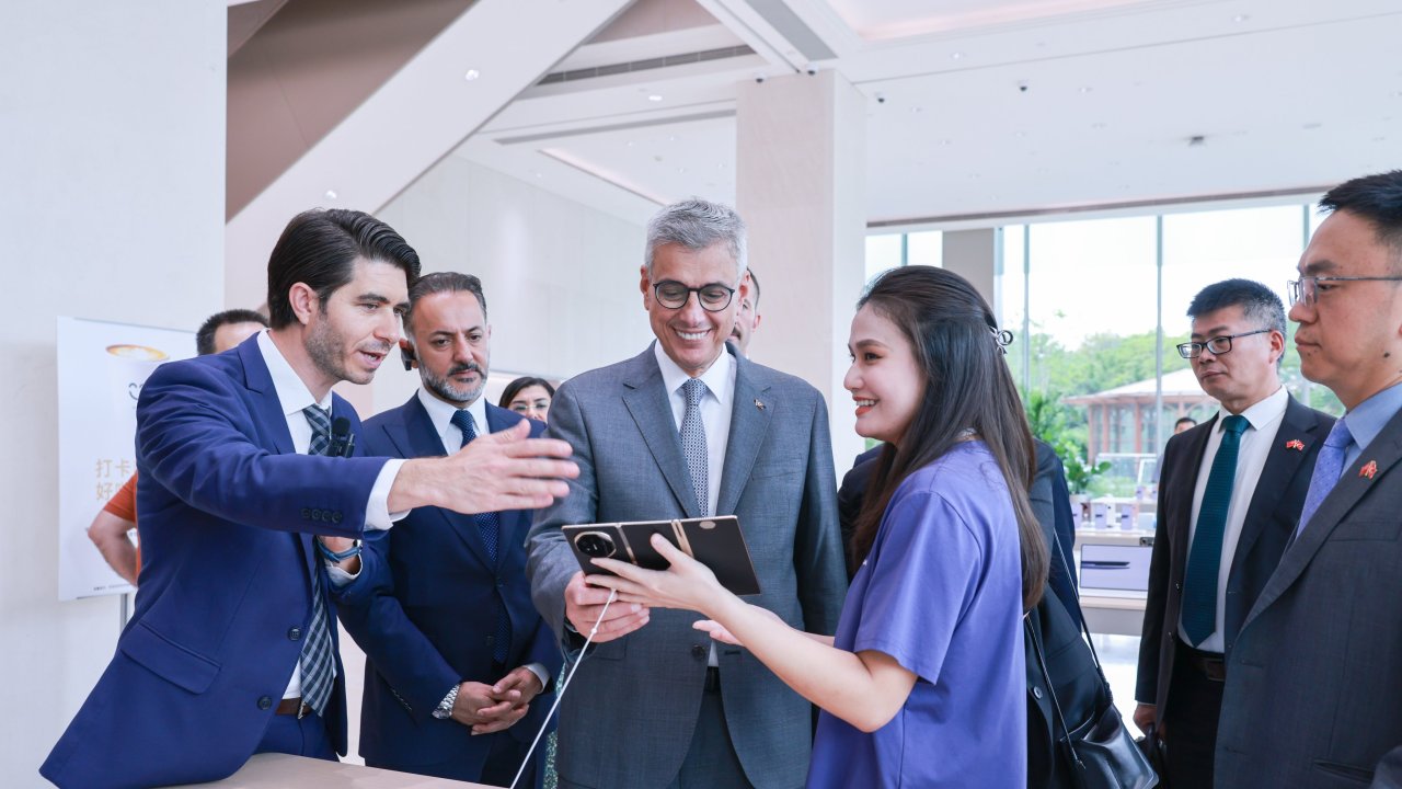 Bakan Memişoğlu, Huawei Genel Merkezi’ni ziyaret etti