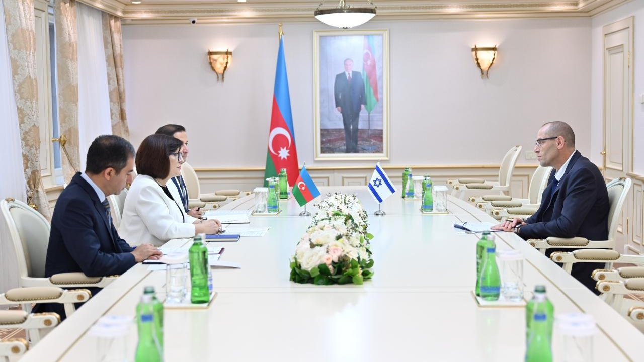 Sahibə Qafarova İsrailin Azərbaycanda yeni təyin olunmuş səfiri ilə görüşüb