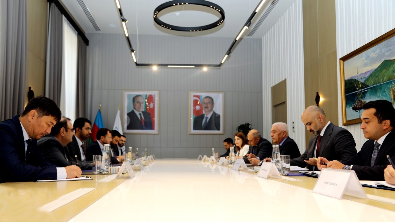 “AzərEnerji” ilə “Masdar” şirkəti arasında müzakirələr aparılıb