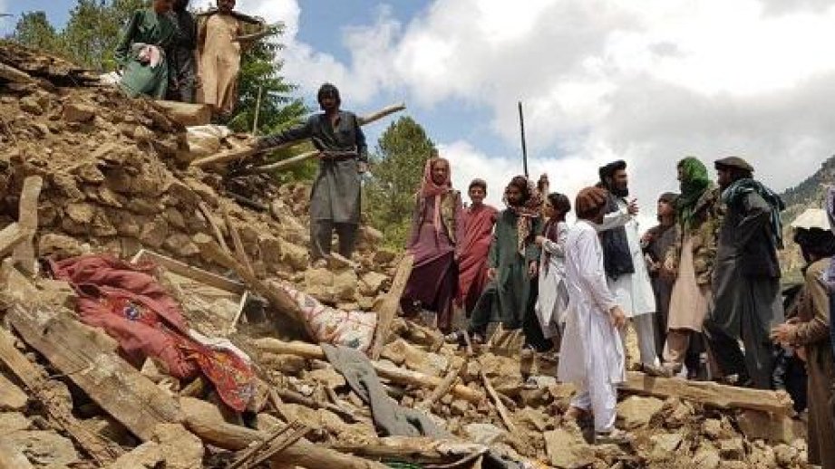 BMT son zəlzələlərdən sonra Əfqanıstana yardımını genişləndirir