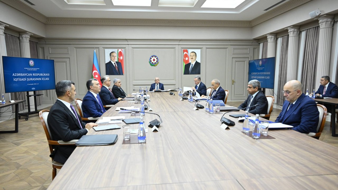 İqtisadi Şuranın növbəti iclası keçirilib