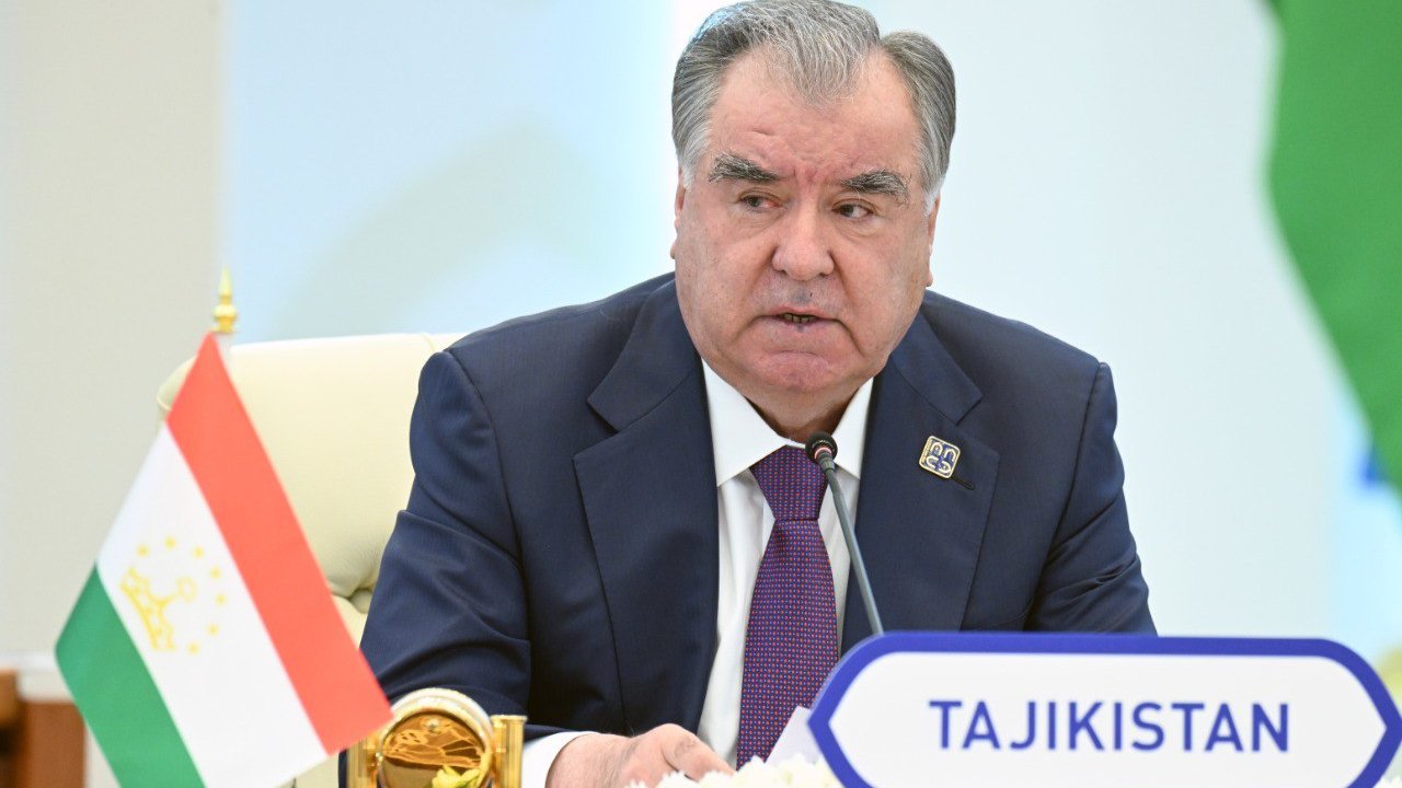 President of Tajikistan departs for working visit to Qatar