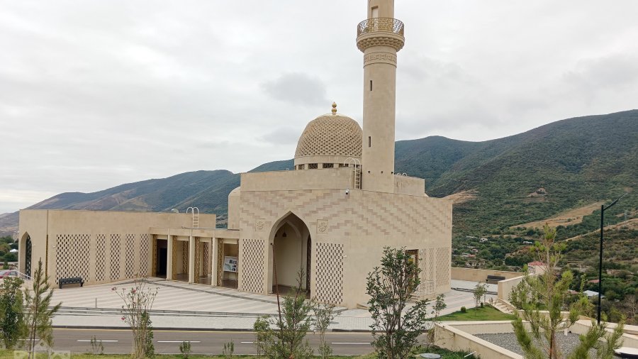 Hadrutda istifadəyə verilən məscid həm də dirçəlişin rəmzidir