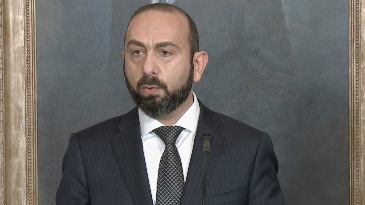 Sülh müqaviləsinin imzalanacağı yer barədə məsləhətləşmələrə hazırıq - Ermənistan XİN