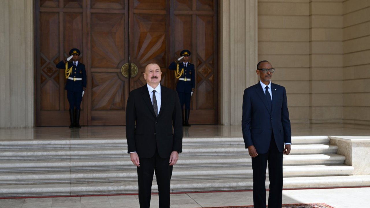 Baku hosts official welcome ceremony for President of Rwanda
