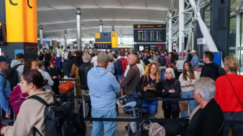 Hitrou və Avropanın əsas hava limanlarında aviareyslərin gecikməsi davam edir