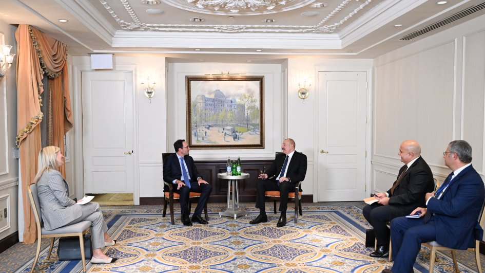 President Ilham Aliyev meets President and CEO of Blackstone in New York