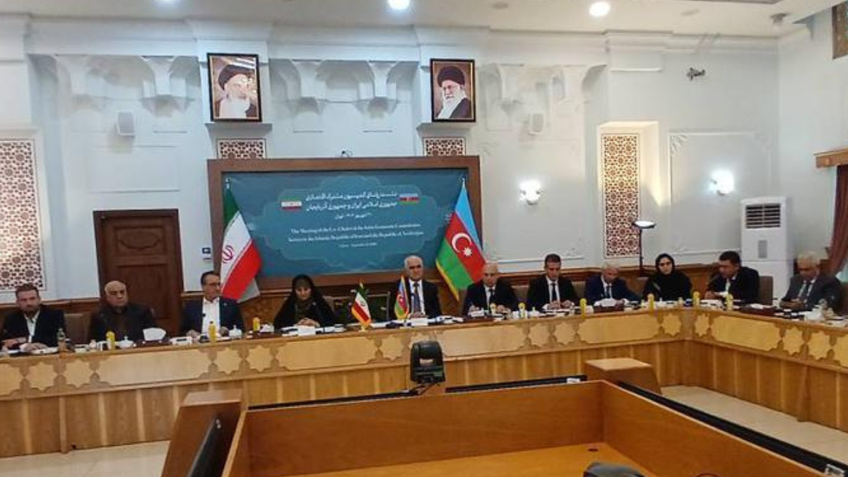 Azerbaijan, Iran delve into current collaboration and future dev't projects