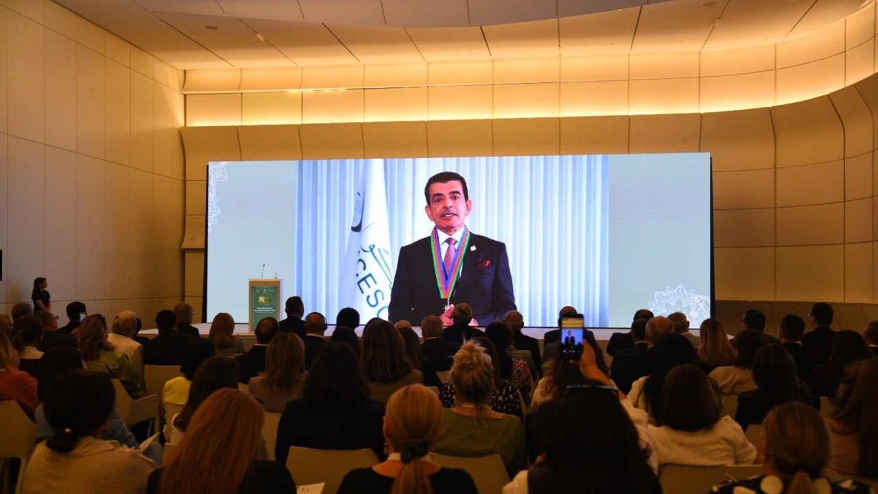 Nəsiminin sözləri qılınclar önündə dayandı, ruhu qorxuları aşdı, irsi məna və nur axtaranlar üçün bir yola çevrildi - İSESCO baş direktoru