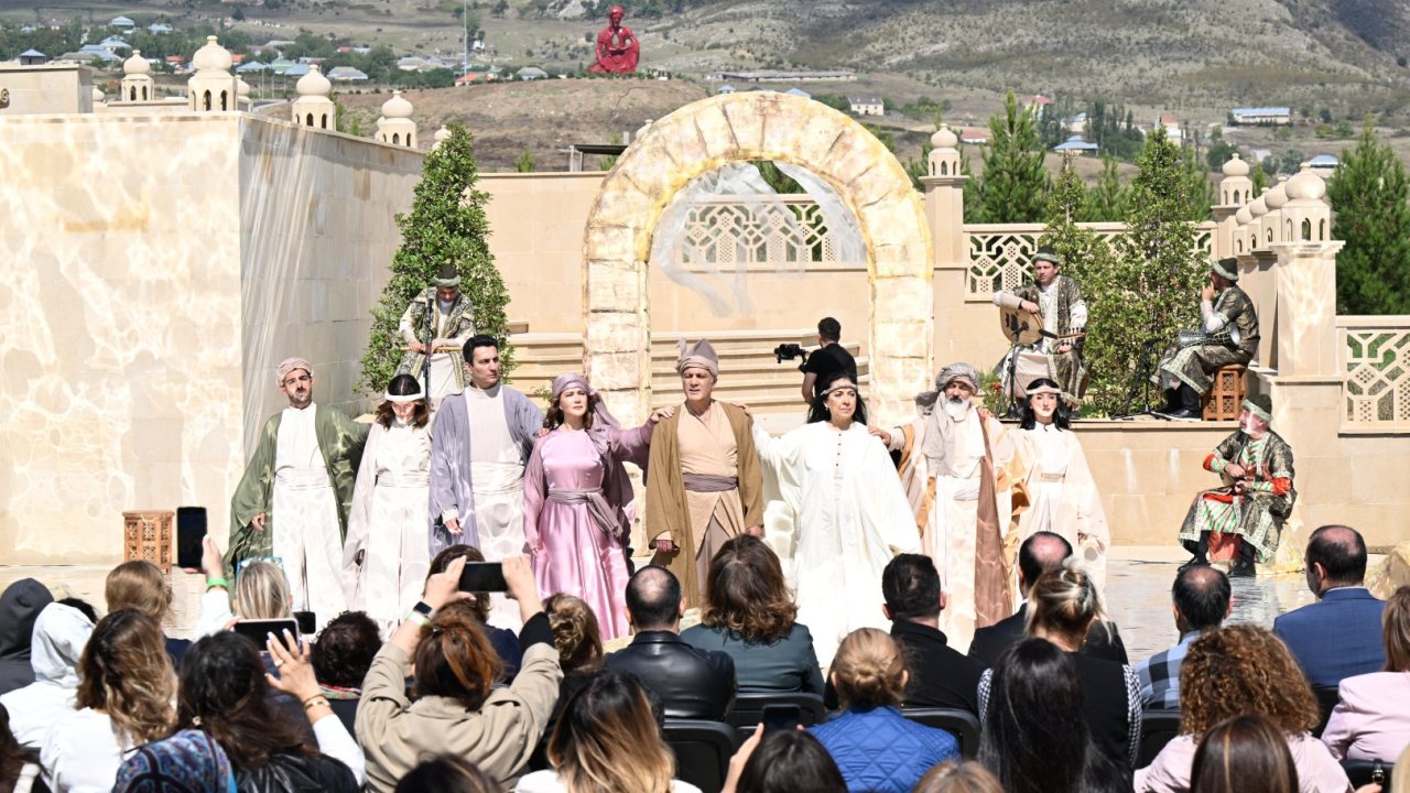 Nəsimi festivalı şairin doğma diyarı Şamaxıda davam edir