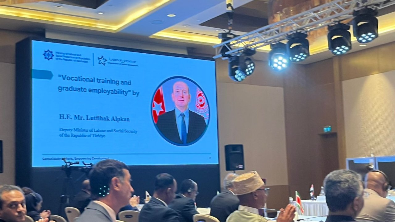 Süni intellekt tibbdə yeni imkanlar yaradır - Türkiyəli nazir müavini