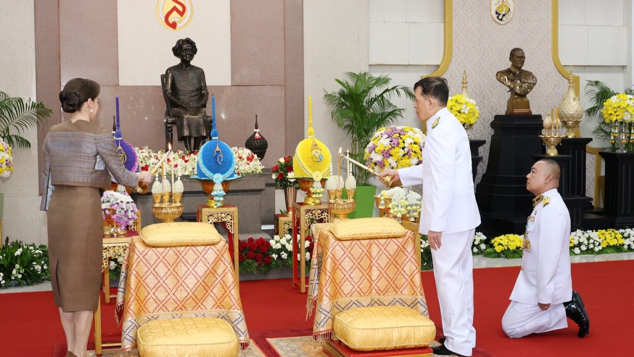 Tayland'da yeni hükümet göreve başladı