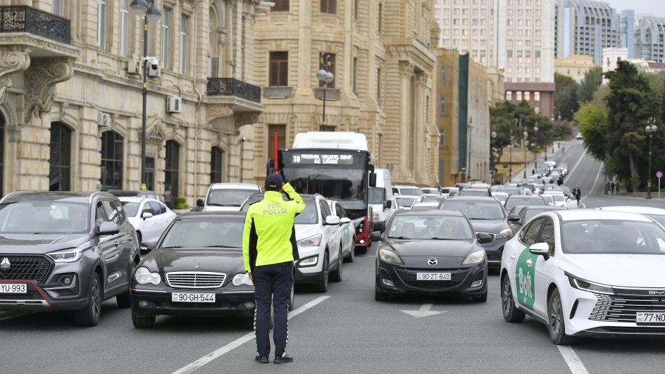 Azerbaijan observes nationwide minute of silence to honor martyrs on Remembrance Day