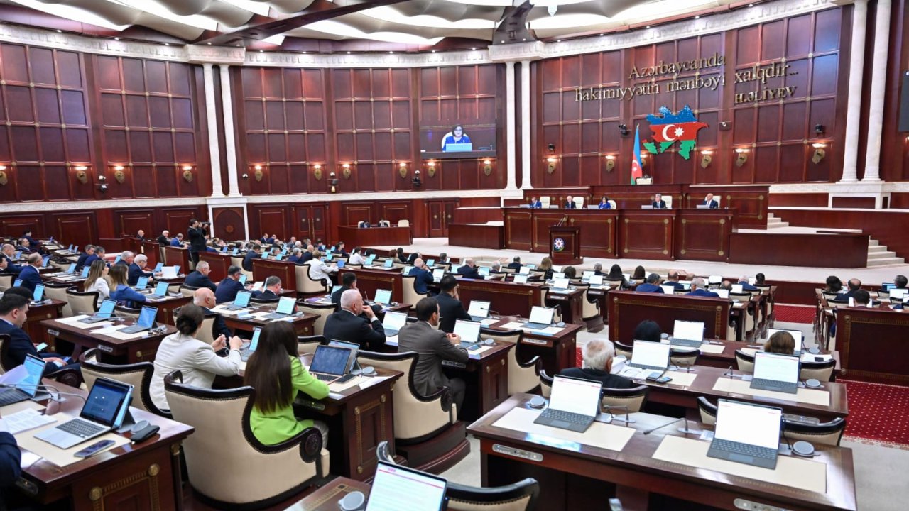 Milli Məclisin payız sessiyasının ilk plenar iclası başlayıb