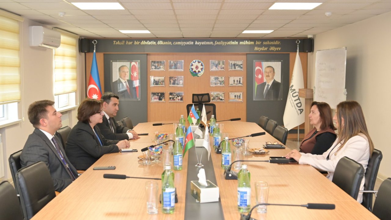 Azərbaycan və Özbəkistan arasında təhsil sahəsində kommunikasiya fəaliyyətinin təşkili müzakirə edilib
