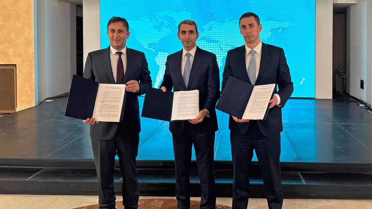 “Bakı – Tbilisi – Qars dəmiryol xətti vasitəsilə yükdaşımaların təşkili haqqında” Anlaşma Memorandumu imzalanıb