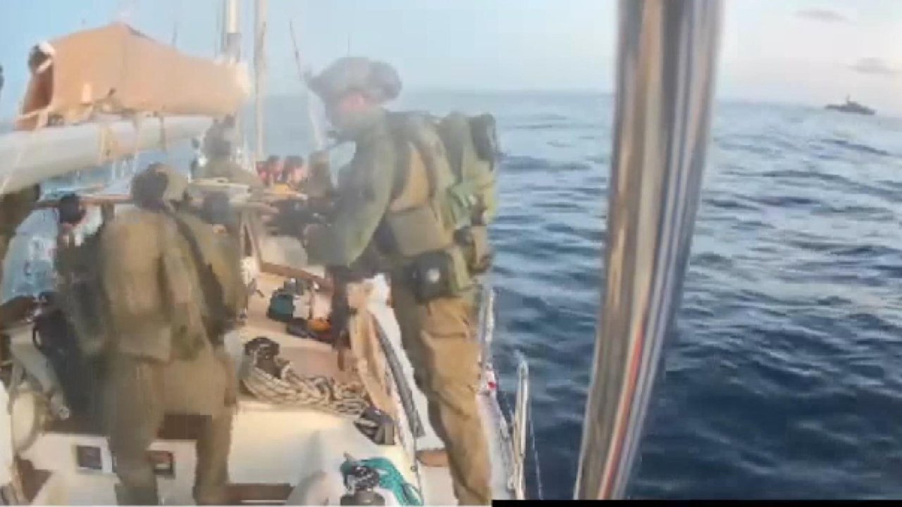 İsrail, Küresel Sumud Filosu'ndan 21 gemiye saldırdı